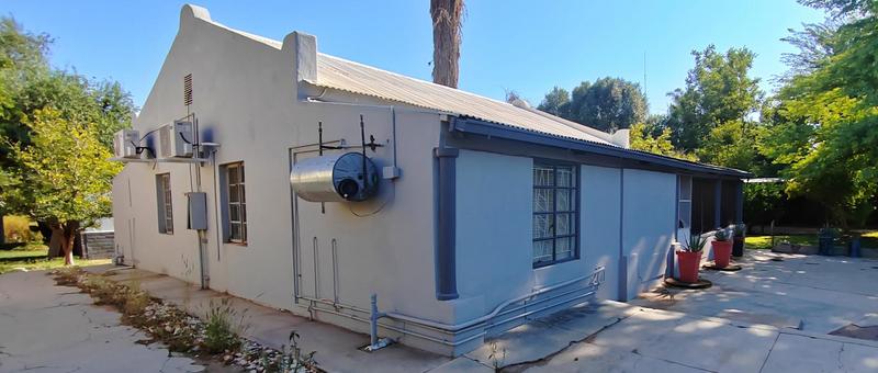 2 Bedroom Property for Sale in Kanoneiland Northern Cape